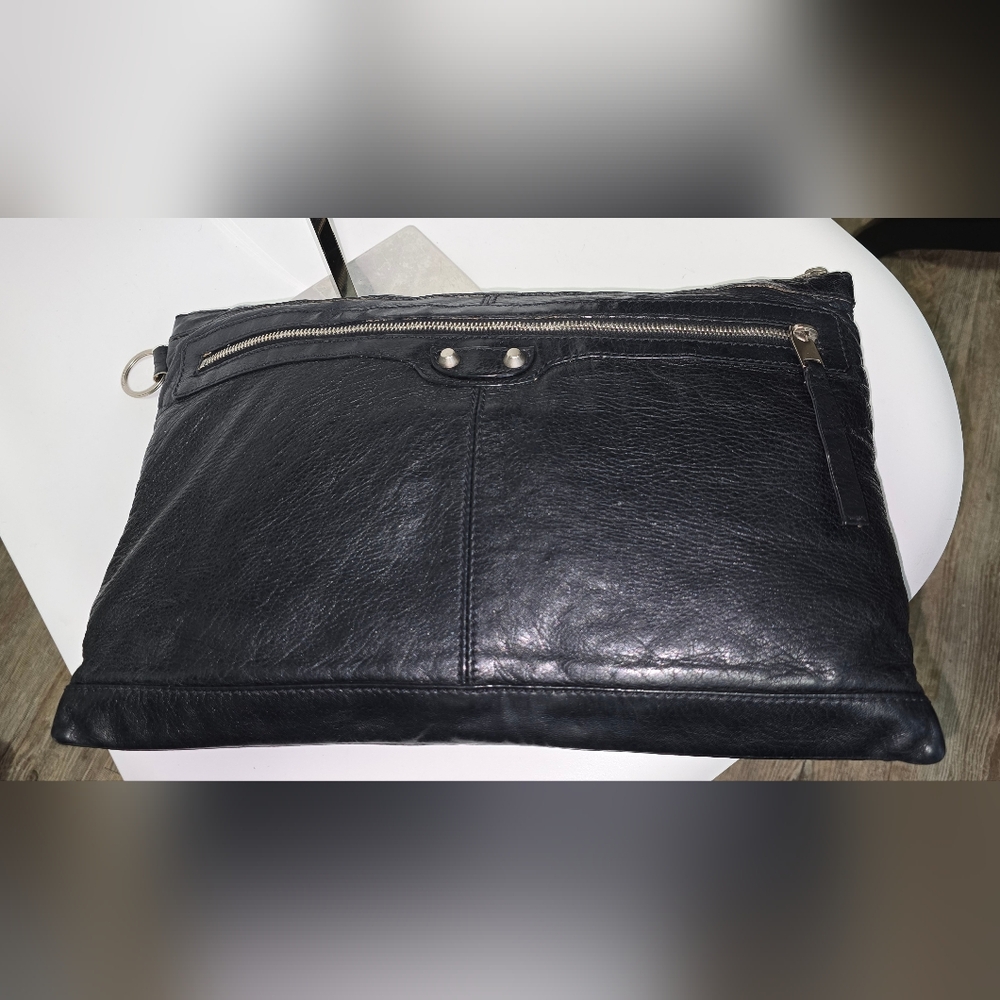 ××× SOLD ××× Balenciaga Classic Clip Clutch - Picture 4 of 15